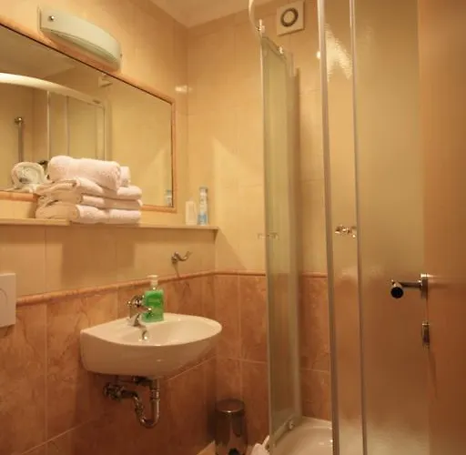 Апартаменти Dalmatien Traumhaus Макарська