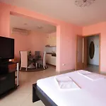 Dalmatien Traumhaus דירה מאקרסקה