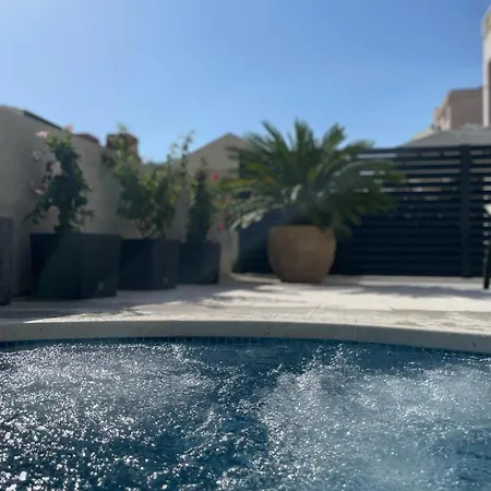 アパート Dalmatien Traumhaus マカルスカ