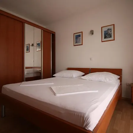 Dalmatien Traumhaus Апартаменты *