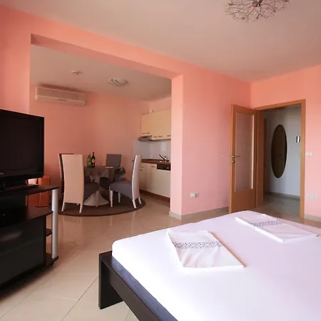 Dalmatien Traumhaus Апартаменты Макарска