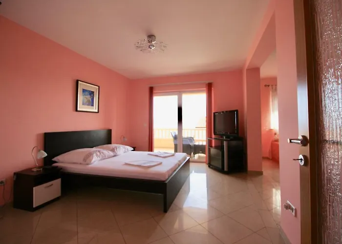 Dalmatien Traumhaus דירה מאקרסקה